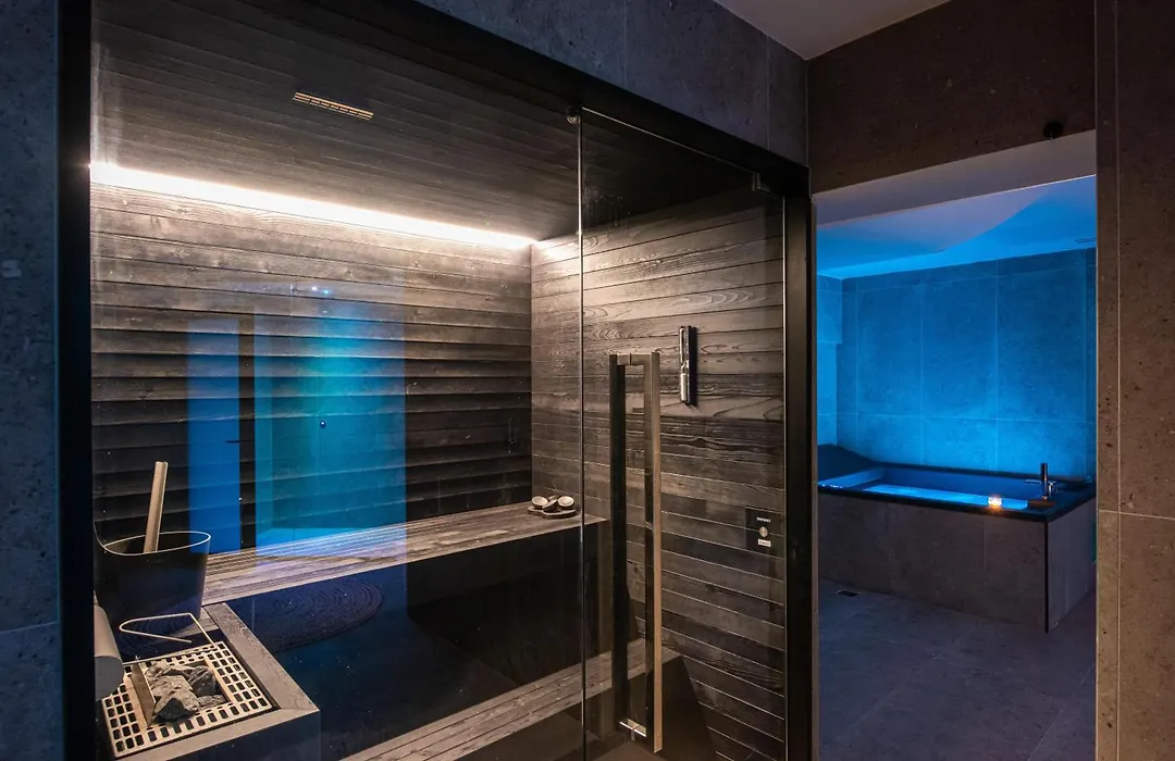 Noble Hotel & Suites - Adults Only-1