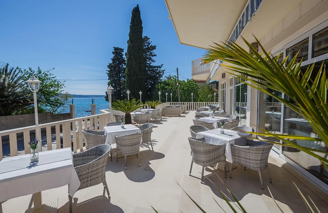 Hotel Riva Kastela With Swimming Pool-1