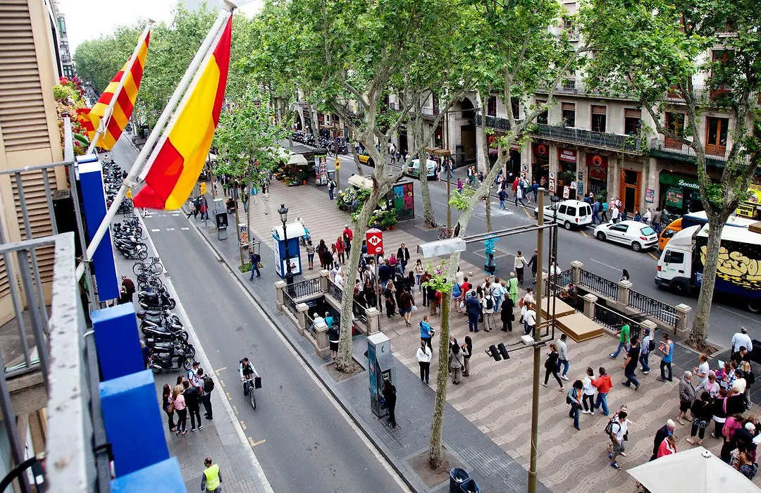 Hostal Bcn Ramblas-1