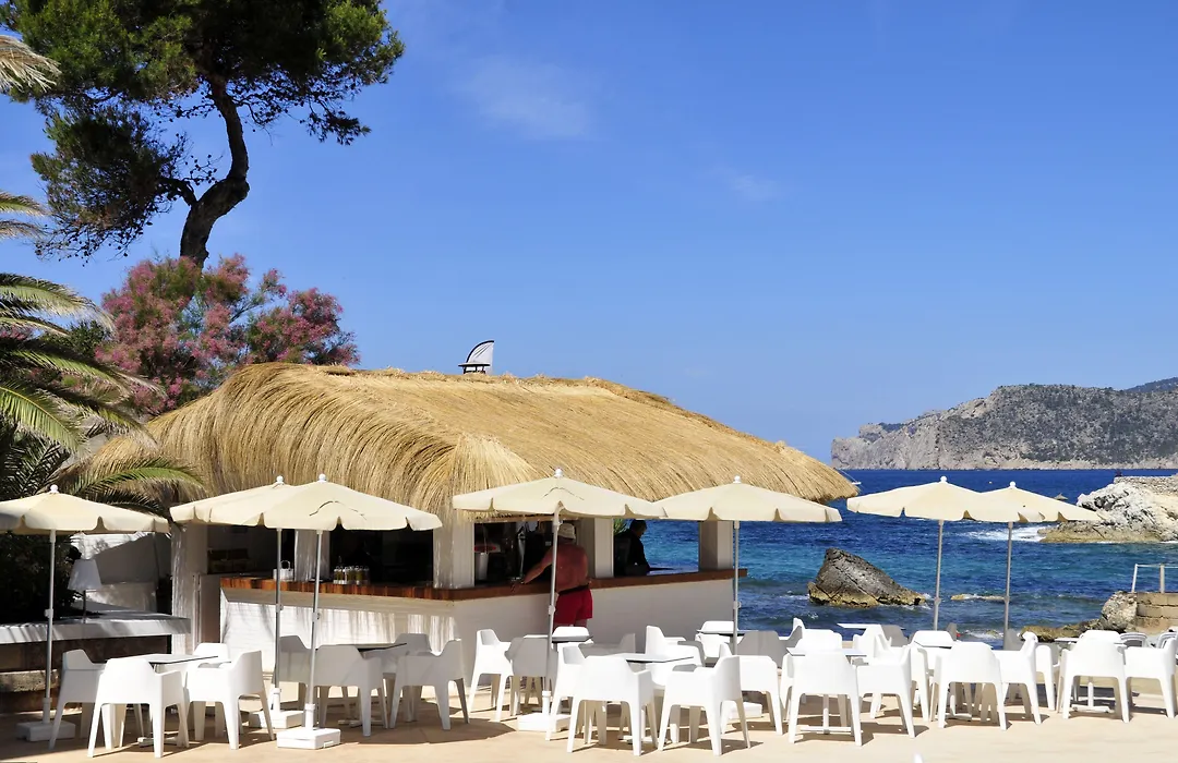 Fergus Style Cala Blanca Suites-1