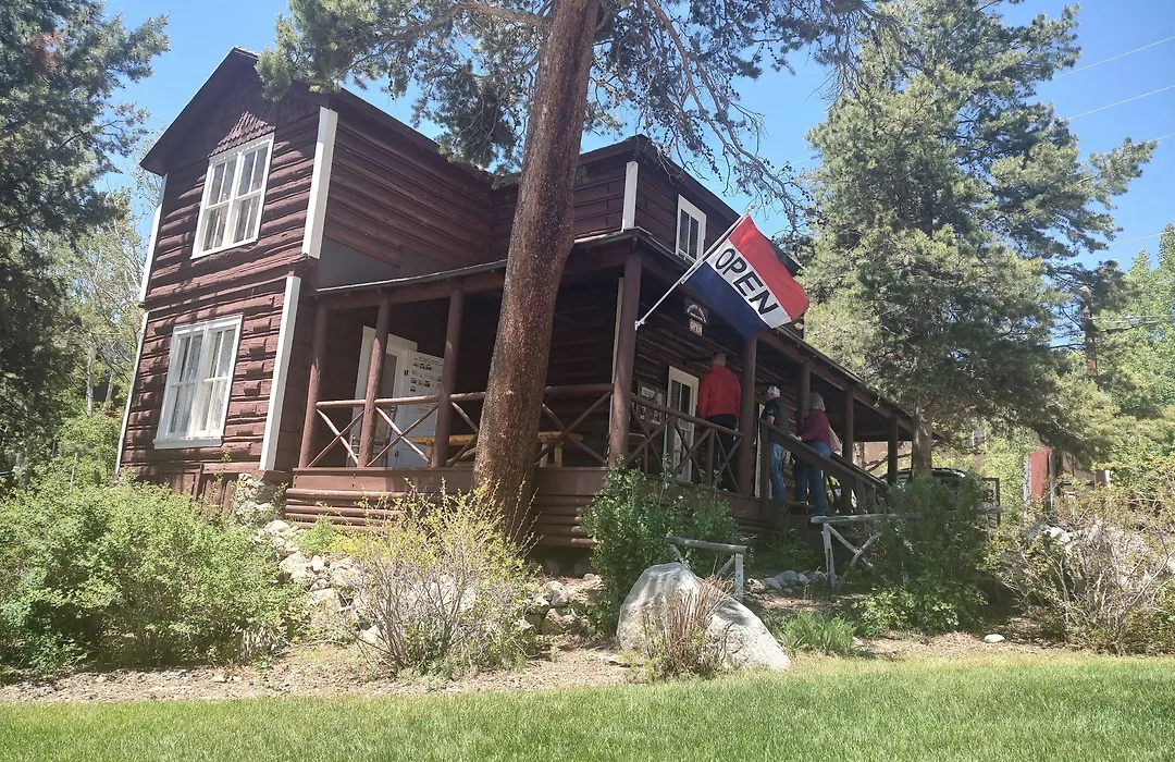 Western Riviera Lakeside Lodging-1