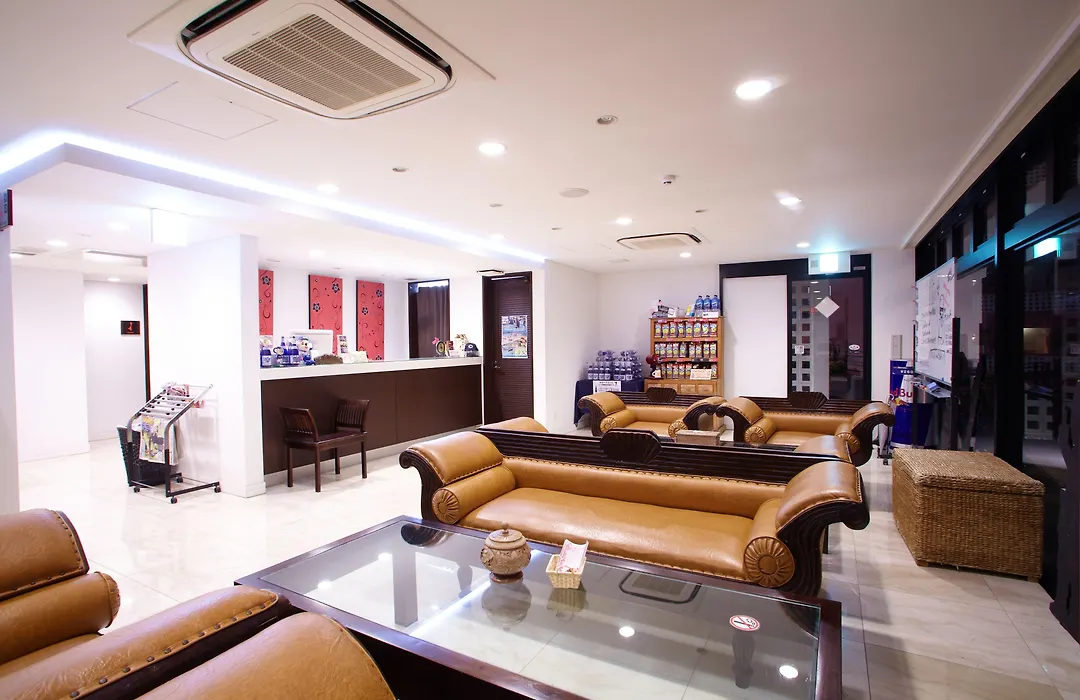 Royal Hotel-1