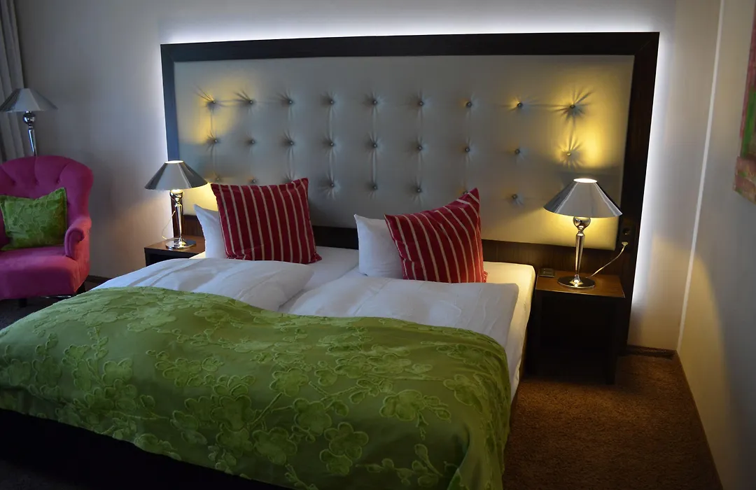 Romantik Hotel Schloss Rettershof-1