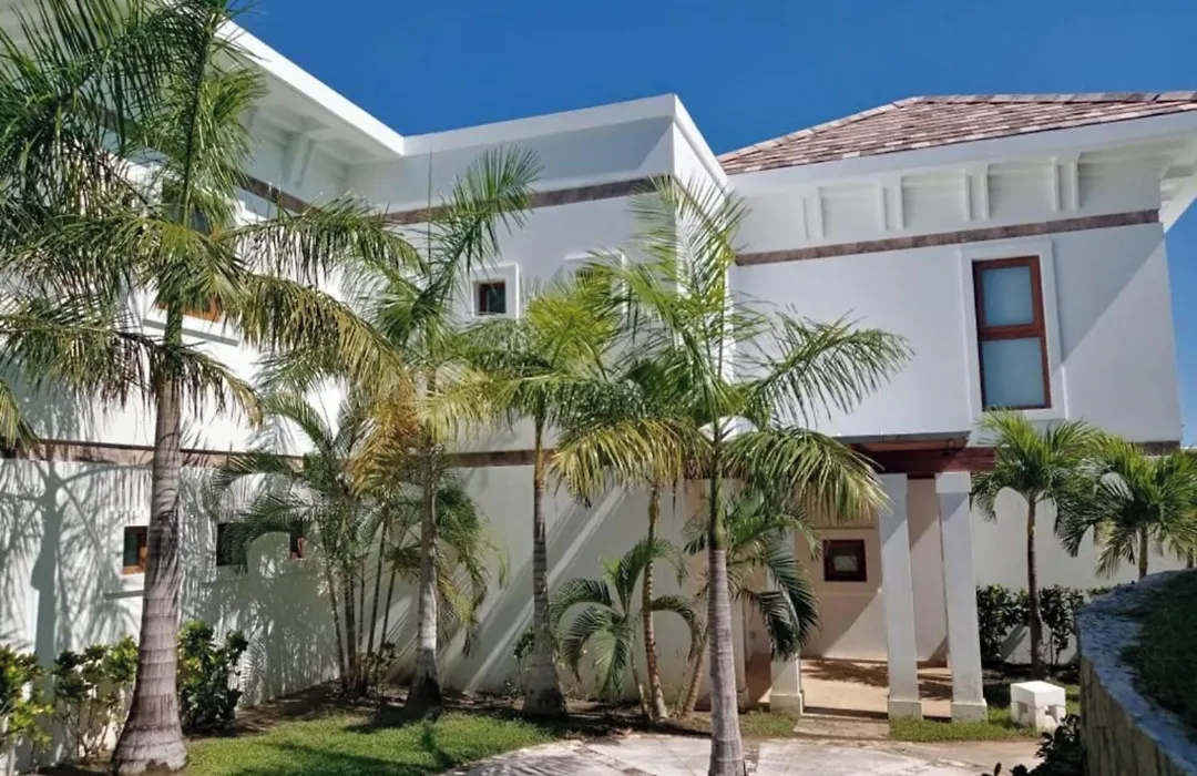 Las Verandas Hotel & Villas-1