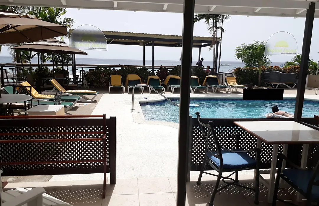 Tropical Sunset Beach Apartment Hotel-1