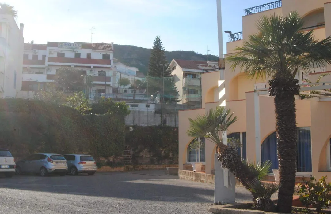 Helios Hotel-1