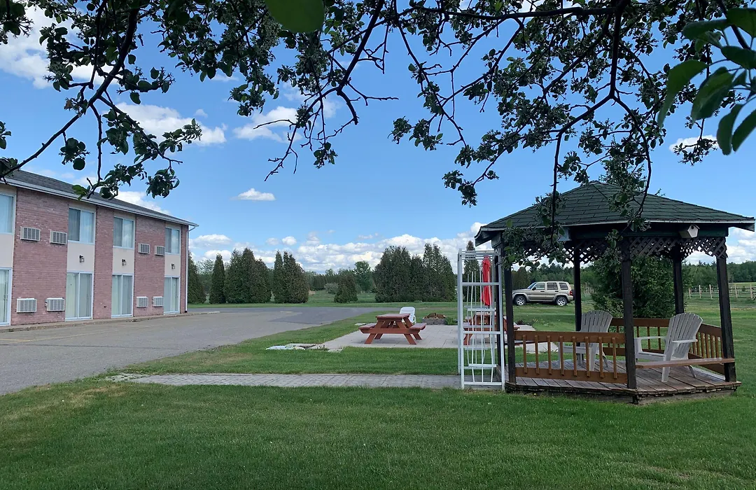 Motel Becancour-1