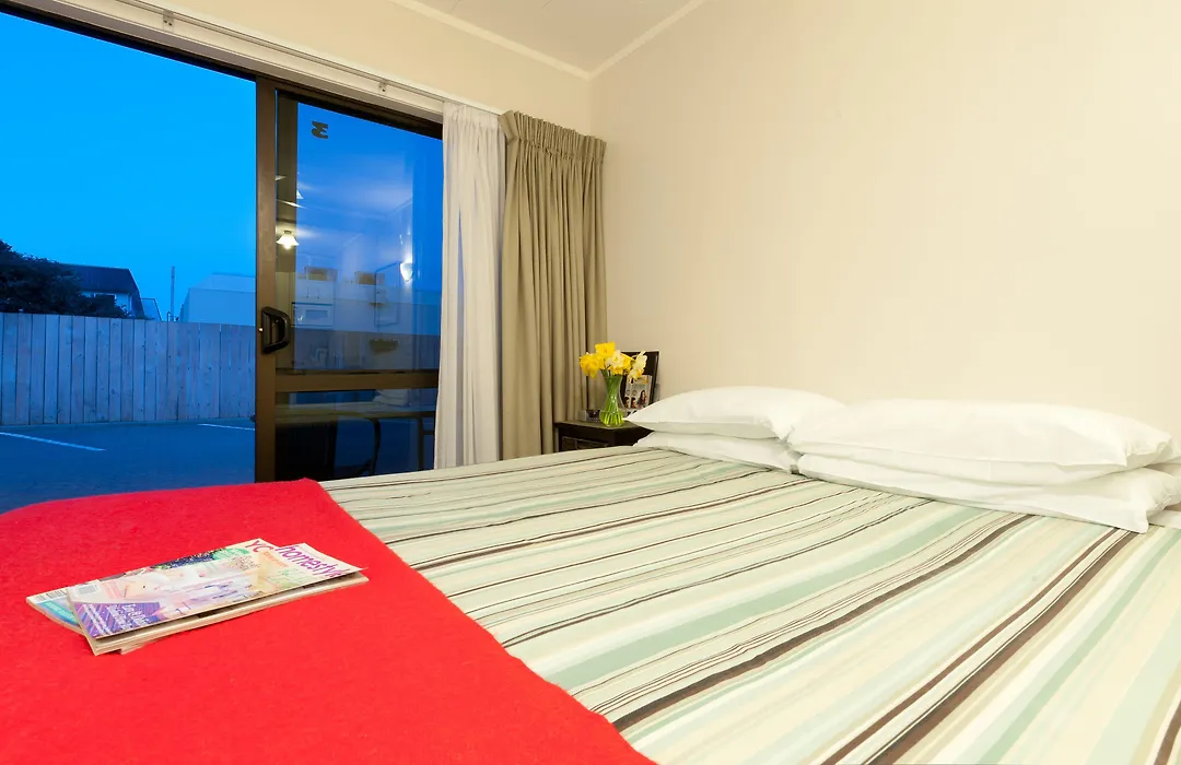 Outrigger Motel-1
