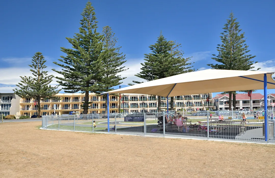 Shoreline Motel-1