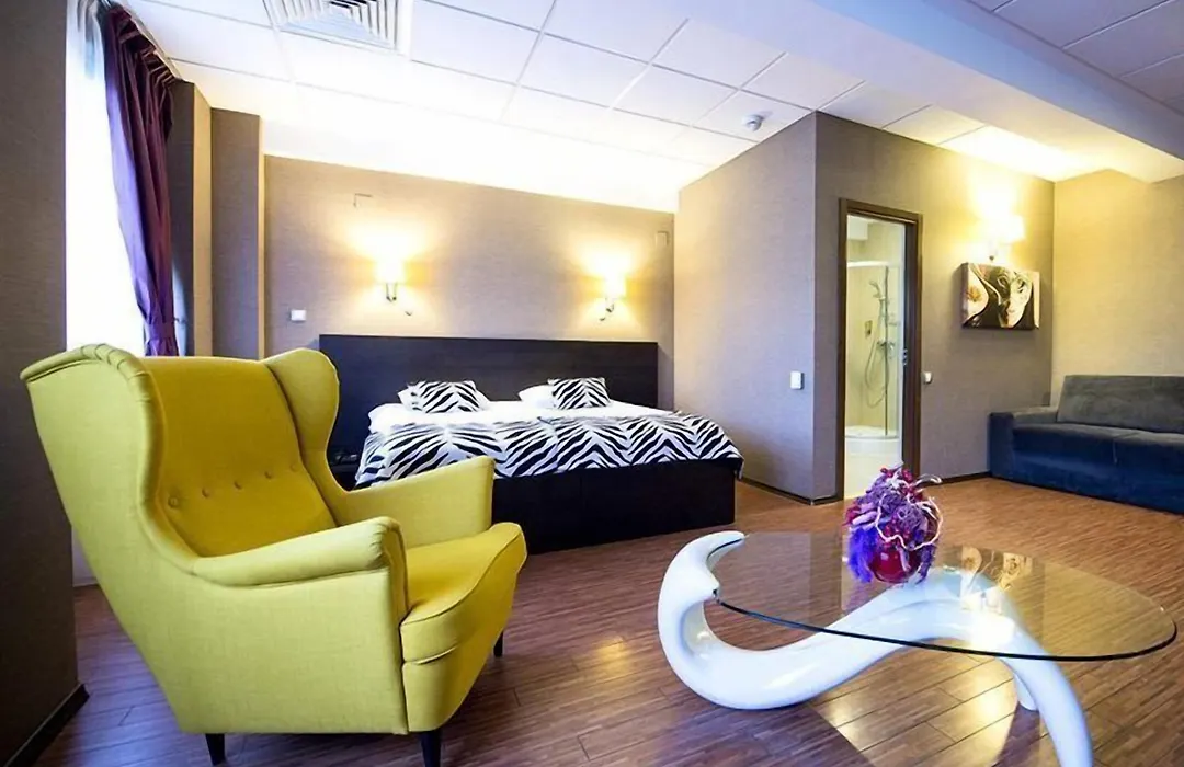 Business Hotel-1