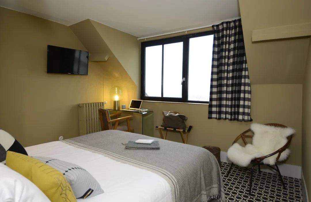 Hotel Les Pilotes-1