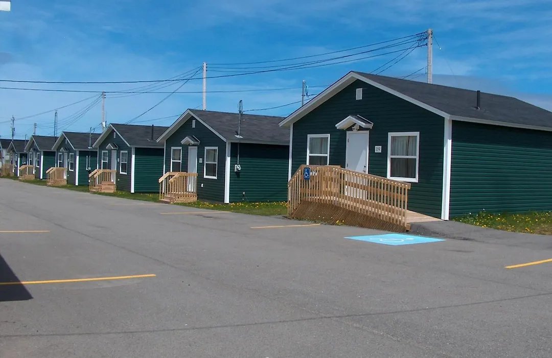 Shallow Bay Motel & Cabins Conference Centre-1
