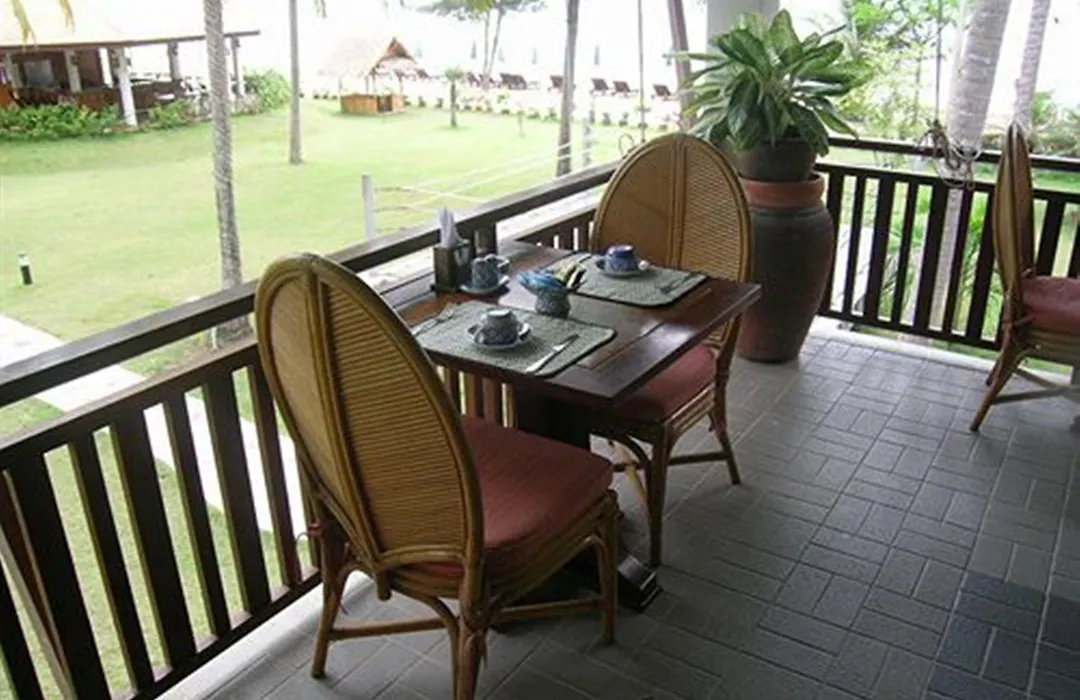 Coral Hotel Bangsaphan-1
