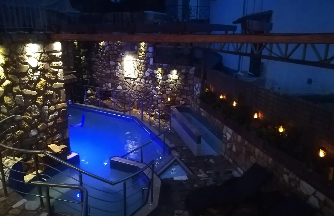 9 Queens Spa Hotel-1