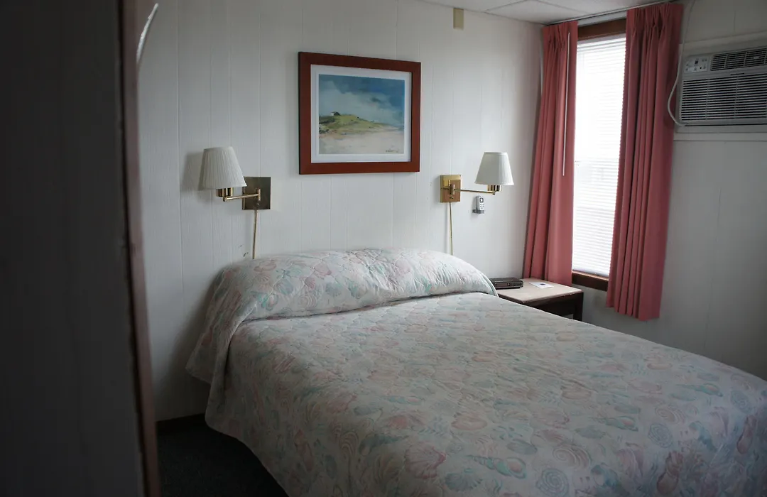 Hillcrest Inn-1
