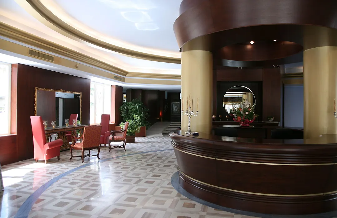 Hotel Royal-1