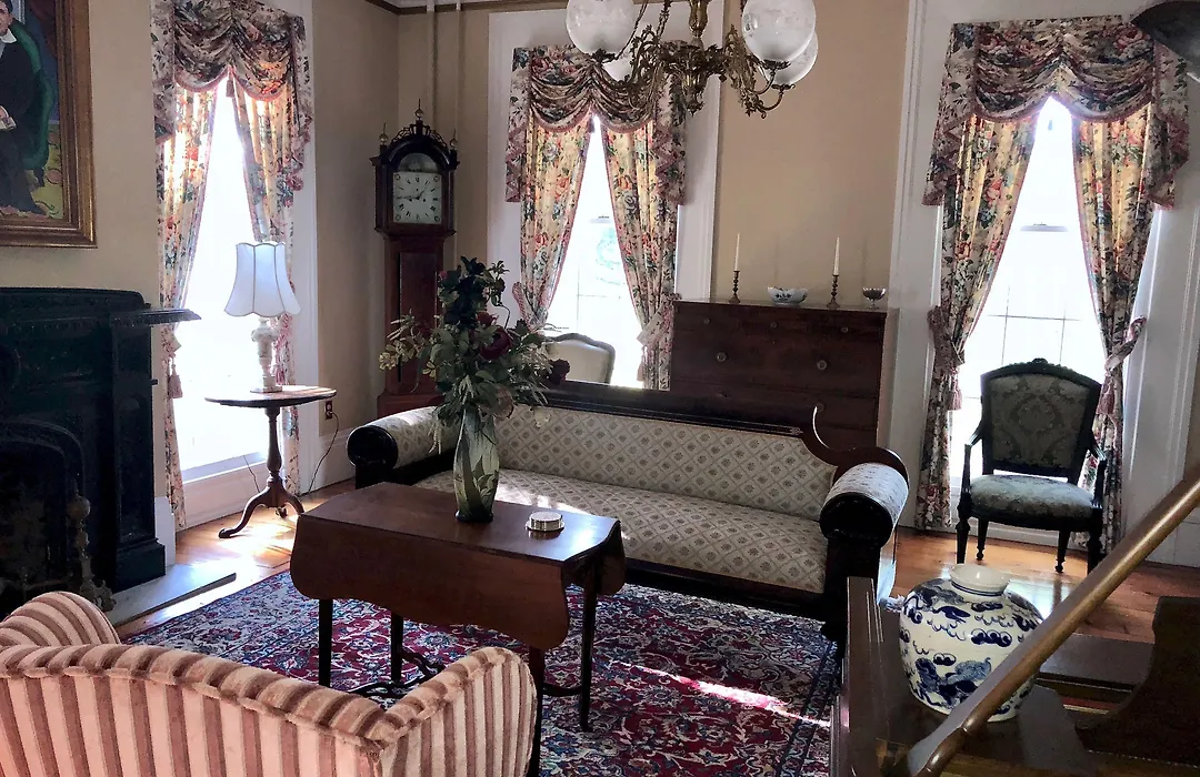 Oakcliff Bed And Breakfast-1