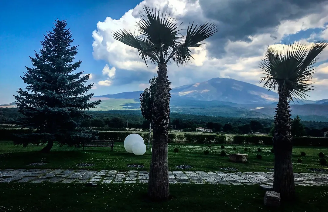 La Fucina Di Vulcano-1