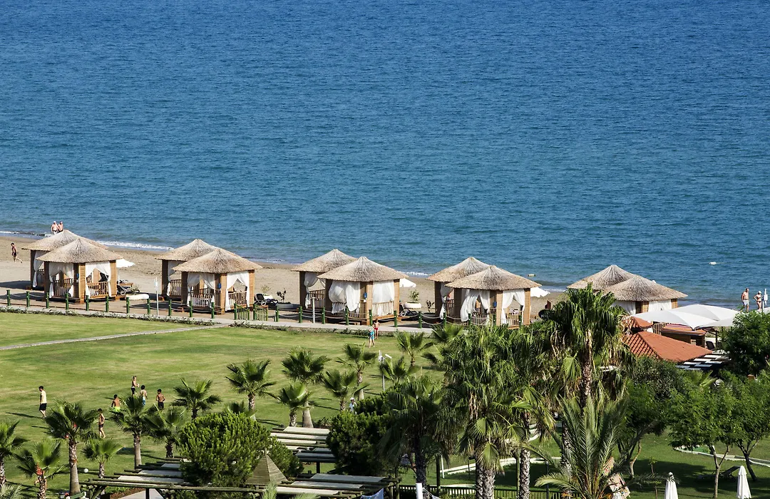 Bellis Deluxe Hotel & Heated For Winter Aqua Park-1