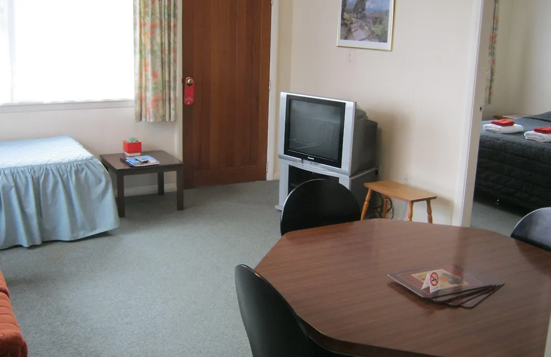 Blue Dolphin Motel-1