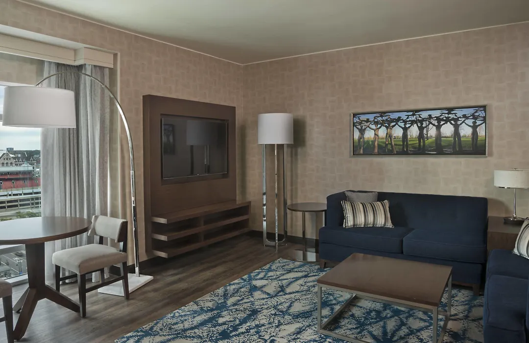 Buffalo Marriott At Lecom Harborcenter-1