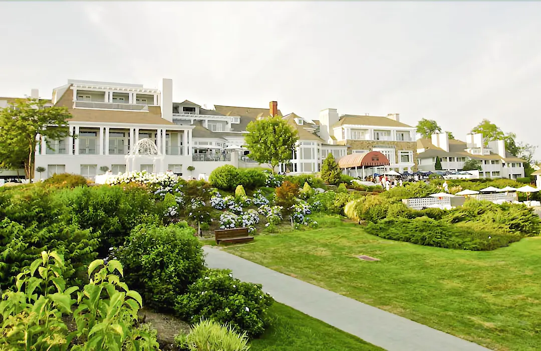 Water'S Edge Resort & Spa-1