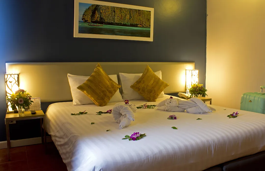On Hotel Phuket - Sha-1
