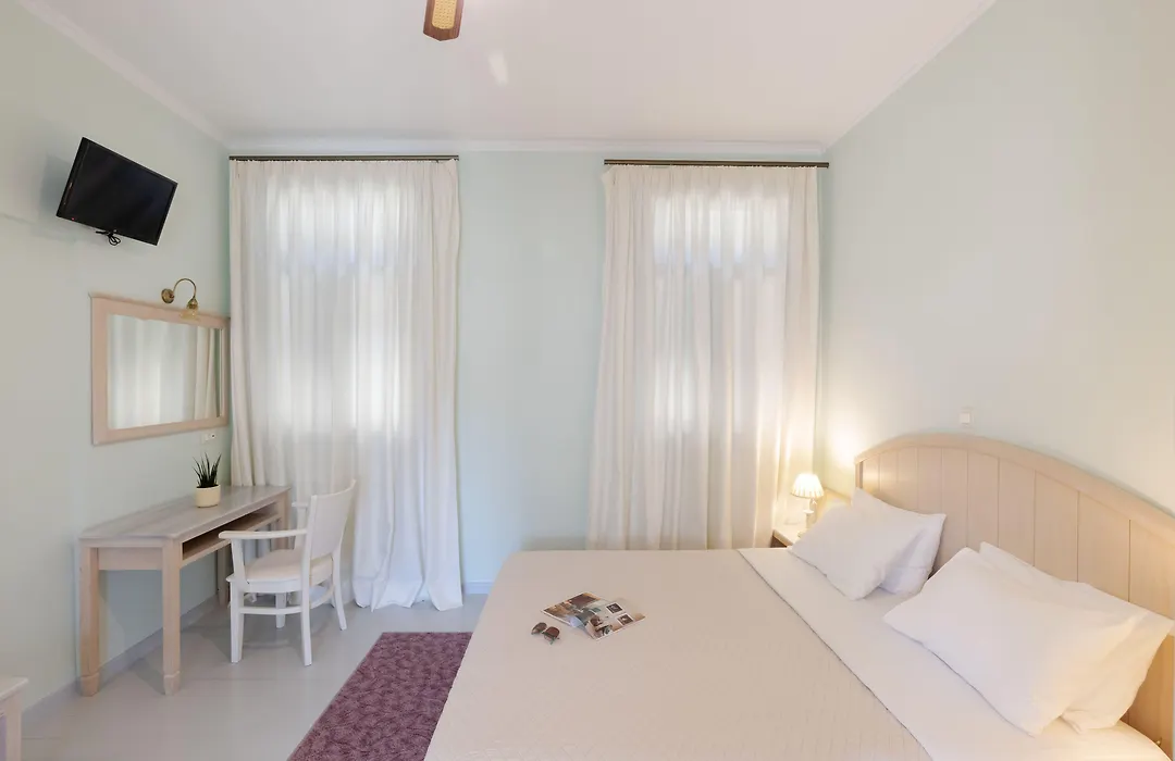 999 Luxury Hotel-1