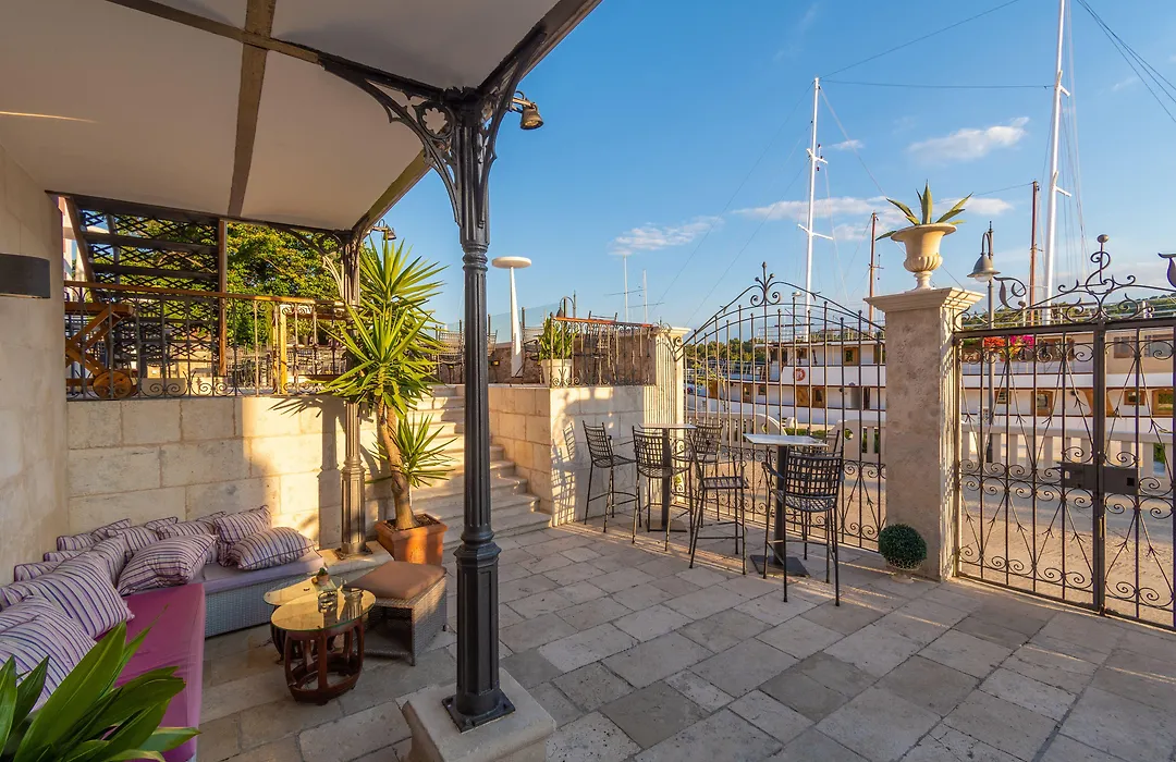 B&B Heritage Villa Apolon-1