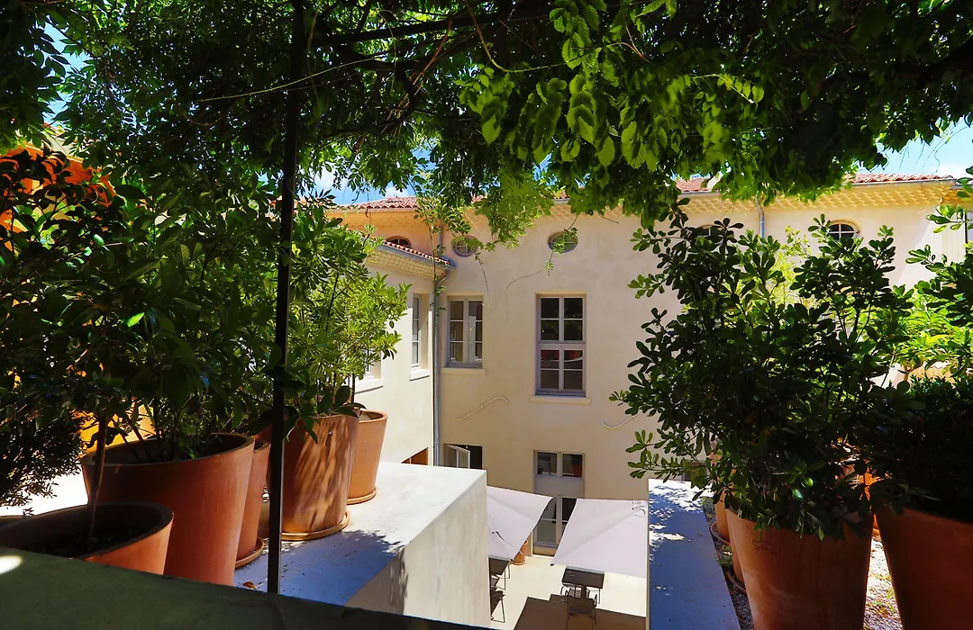 Hotel De La Villeon-1
