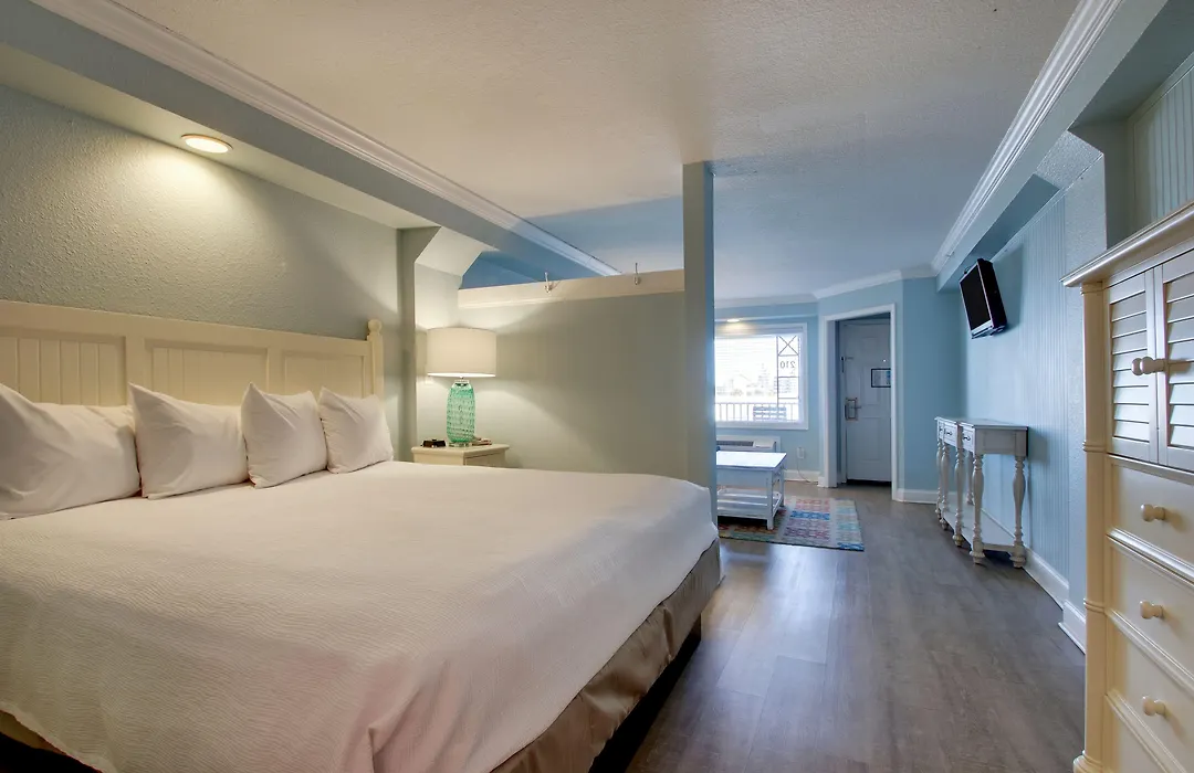 Islander Hotel & Resort-1