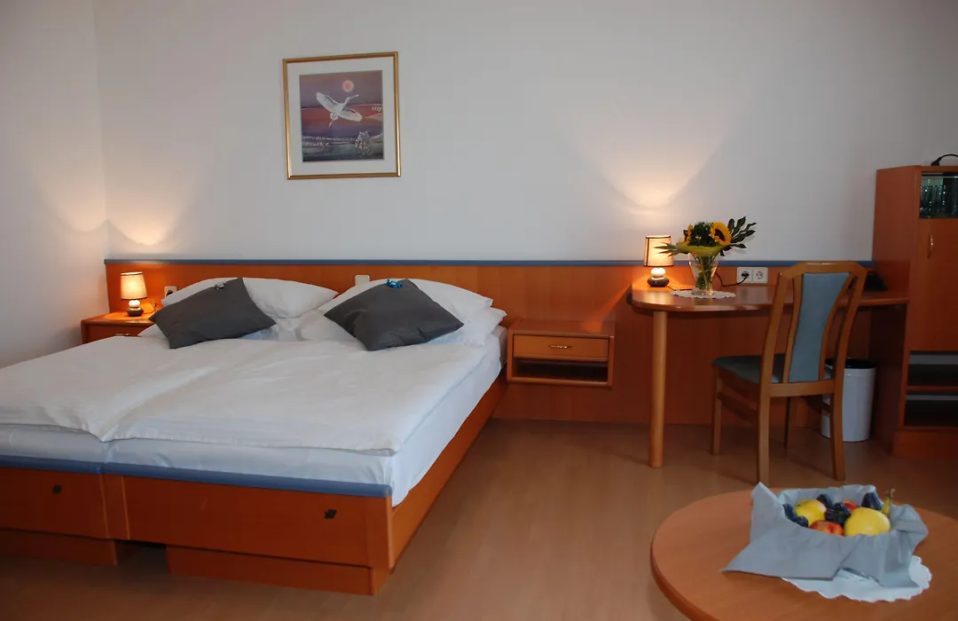 Sporthotel Podersdorf-1