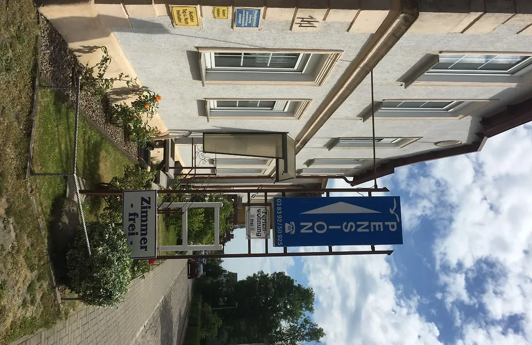 Pension&Ferienwohnungen Schneidereit-1