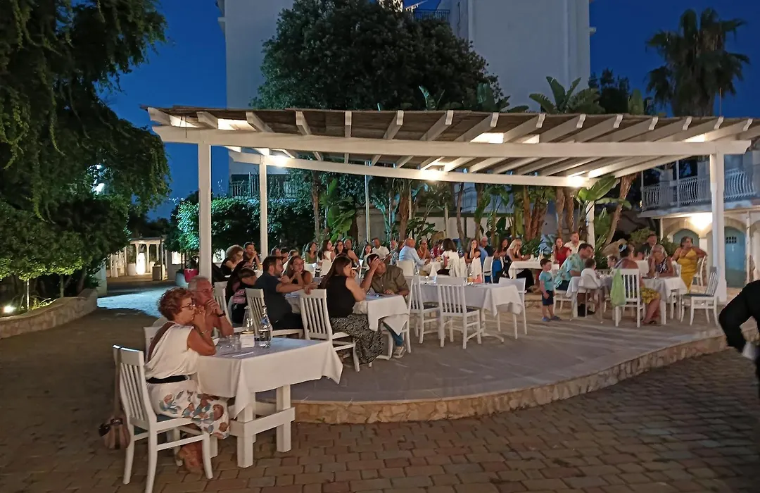 Hotel Club Perla-1