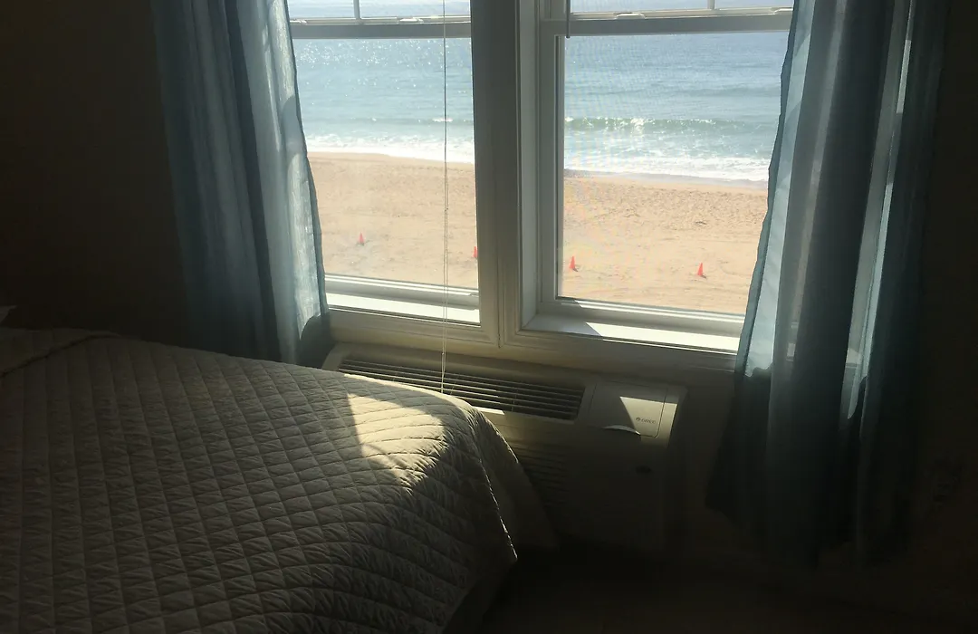 Misquamicut Beach Front Inn-1