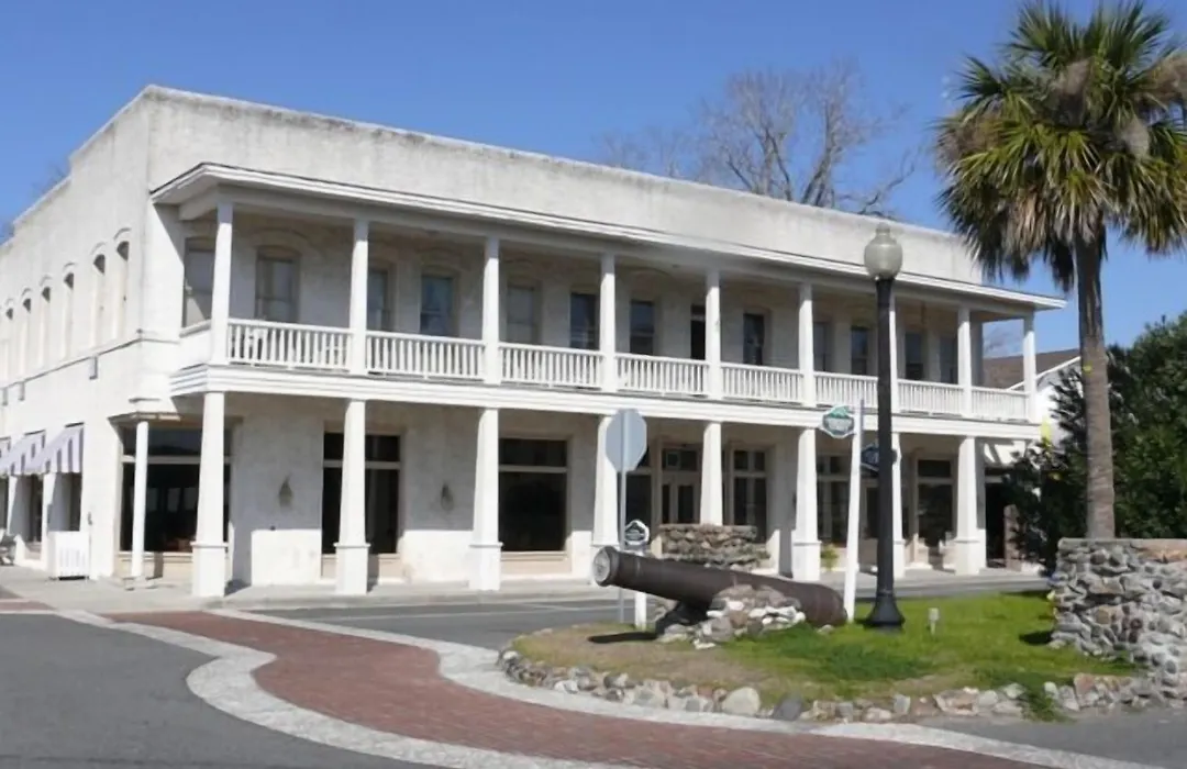 Riverview Hotel-1