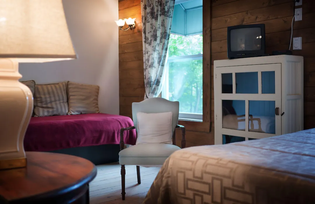 Manoir Du Lac Sept-Iles-1