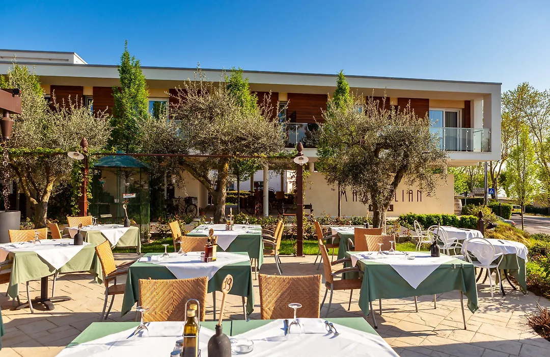 Hotel Maximilian-1