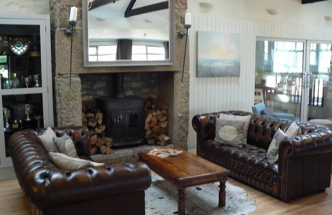 Cape Cornwall Club-1