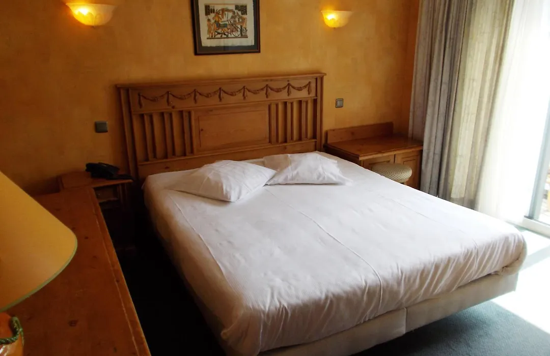 Hotel Manitoba-1