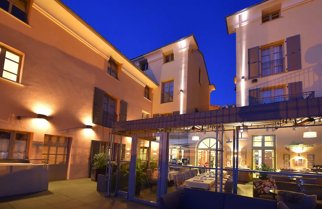 Hotel Des Gouverneurs-1