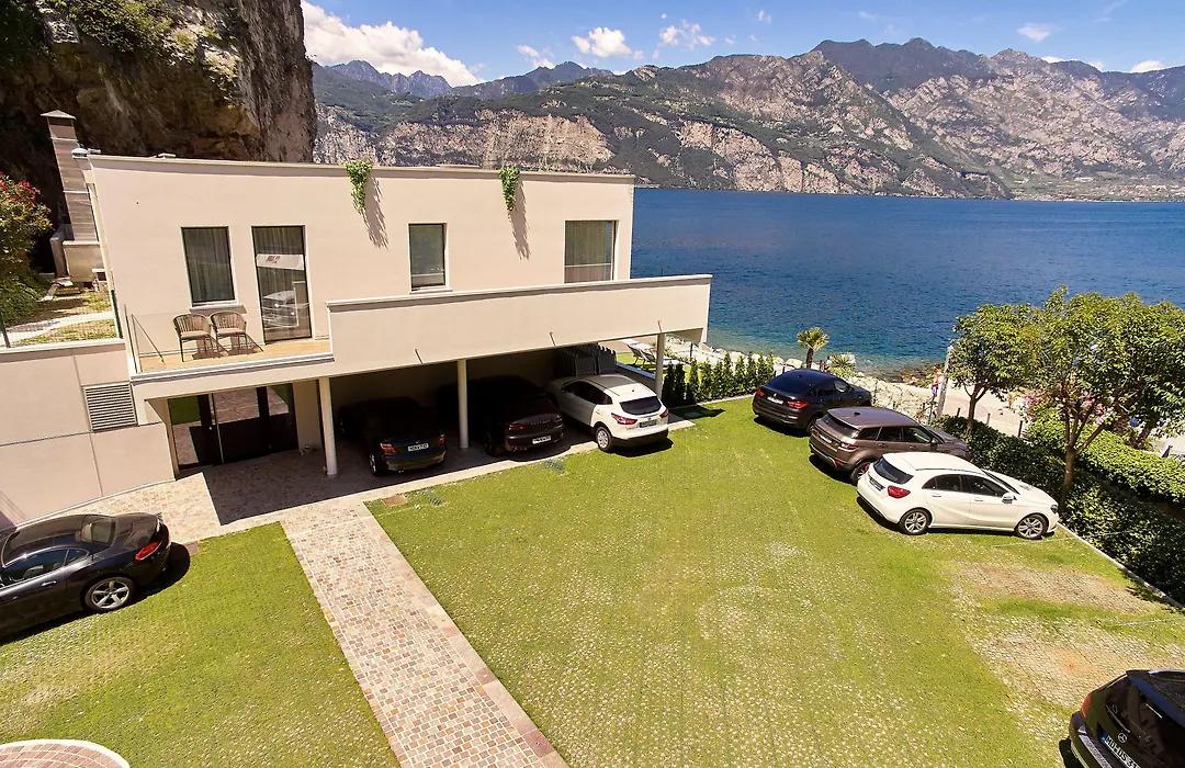 Hotel Castello Lake Front-1