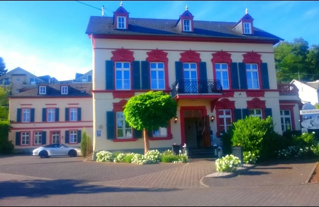 Romantik Hotel Villa Sayn-1