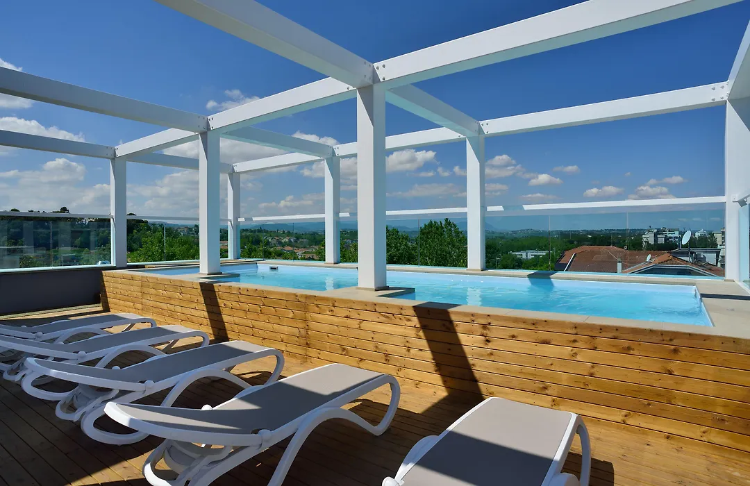 Embassy Hotel & Spa-1