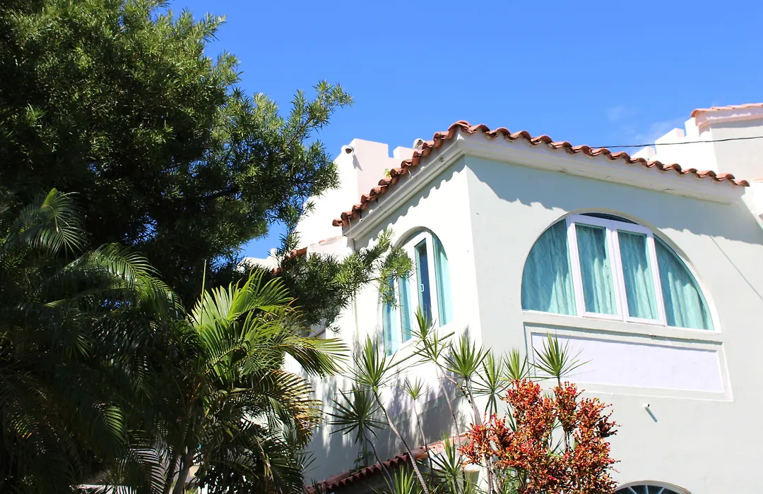 Numero Uno Beach Apartments-1