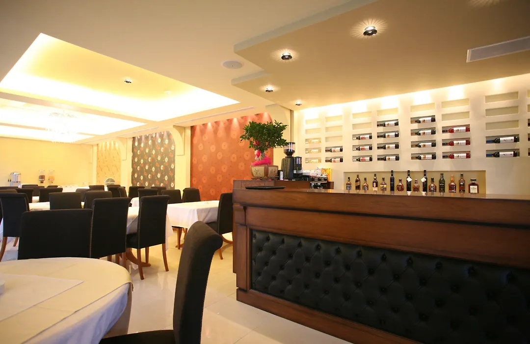 Hotel Tesoro-1