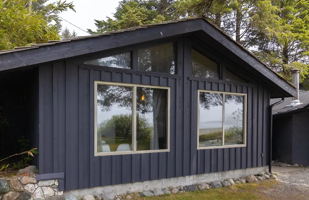 Mackenzie Beach Resort-1