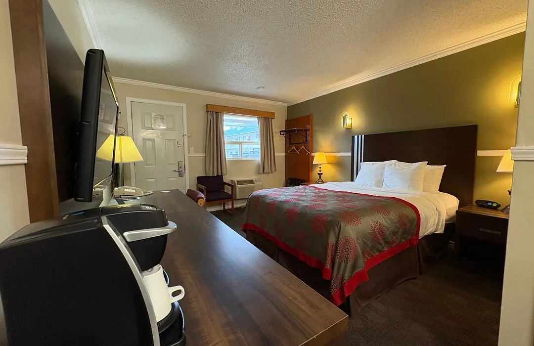 Grand Forks Inn-1