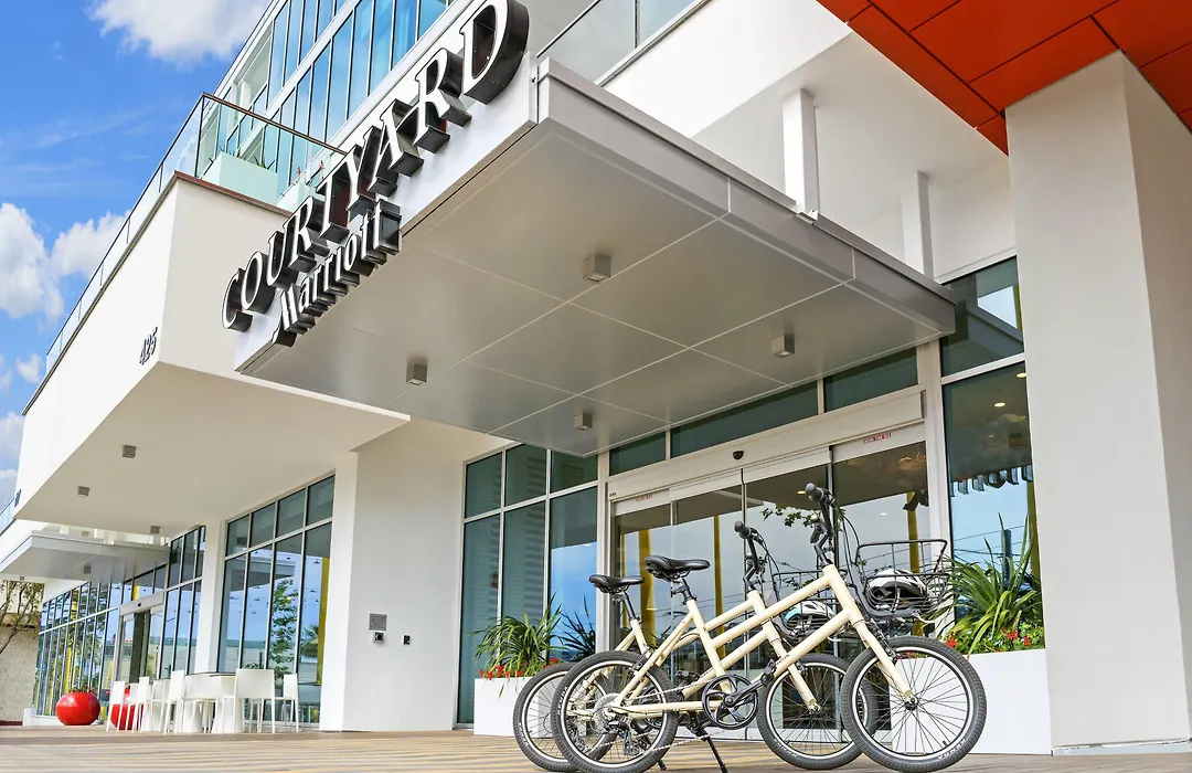 Courtyard By Marriott Santa Monica-1