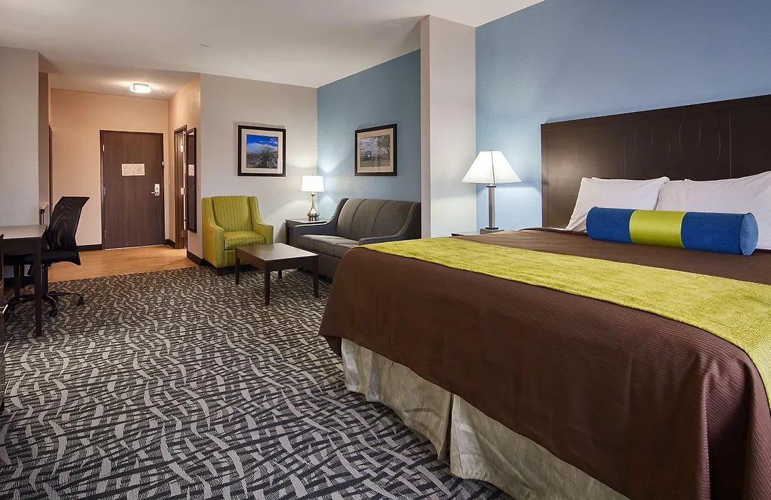 Best Western Plus Lonestar Inn & Suites-1